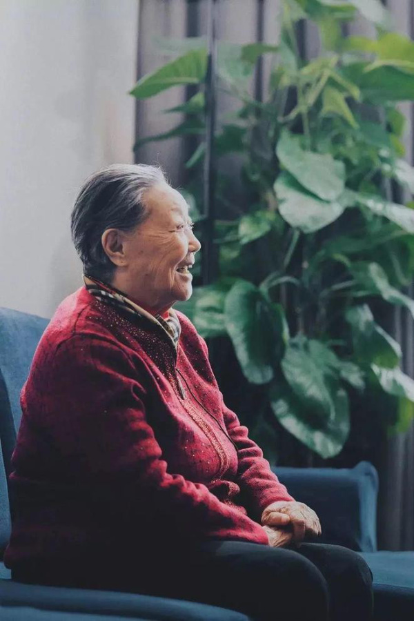 正观新闻：国宝级豫剧大师马金凤今晨病逝，享年100岁